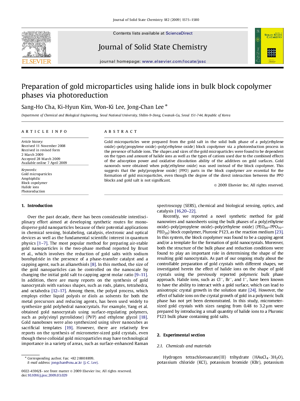 Preparation of gold microparticles using halide ions in bulk block copolymer phases via photoreduction