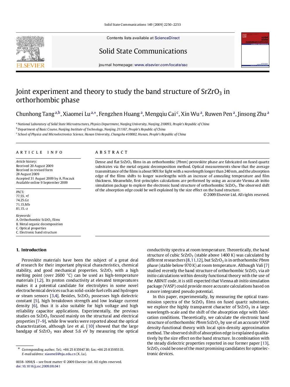 Joint experiment and theory to study the band structure of SrZrO3 in orthorhombic phase