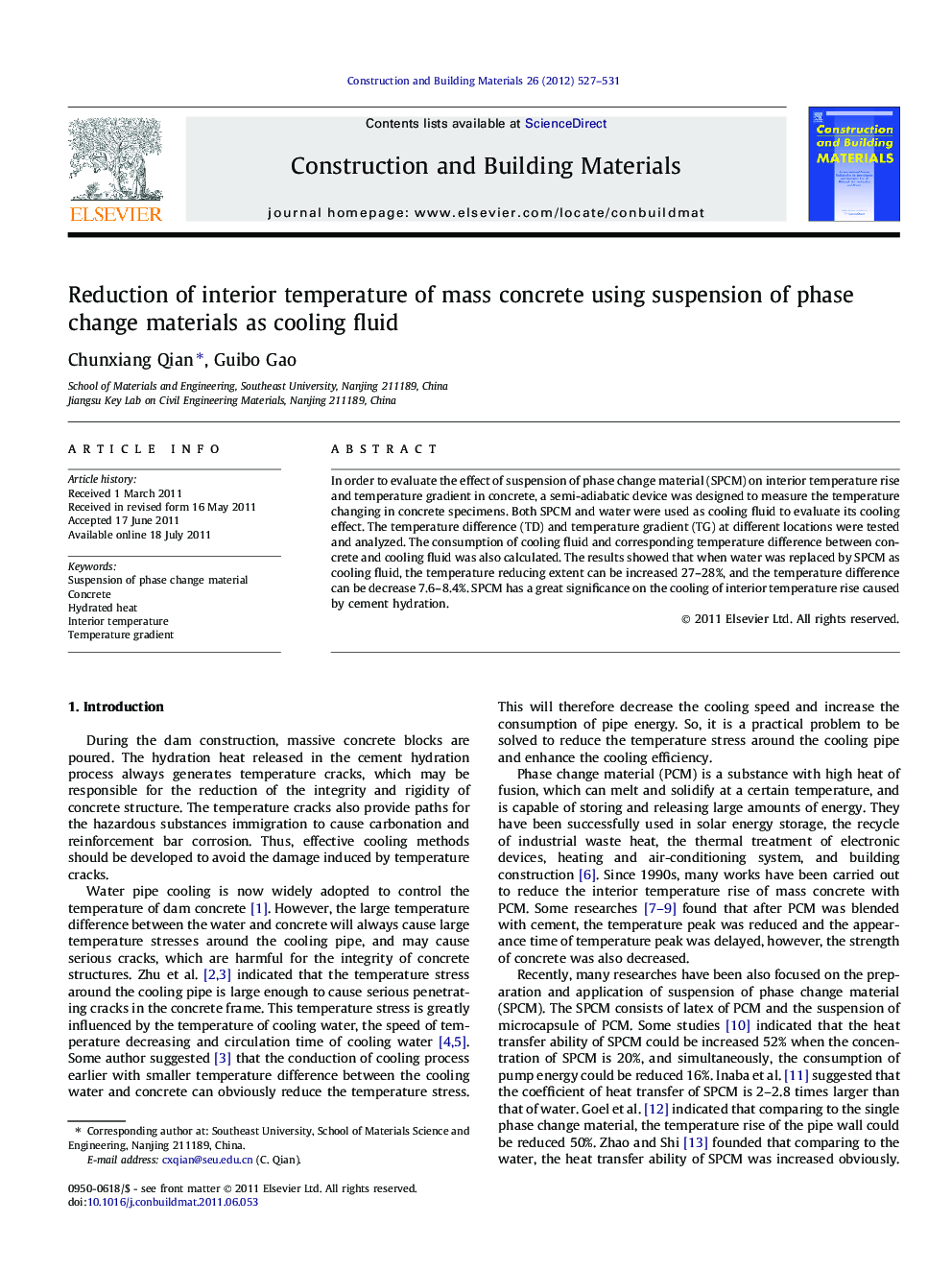 Reduction of interior temperature of mass concrete using suspension of phase change materials as cooling fluid