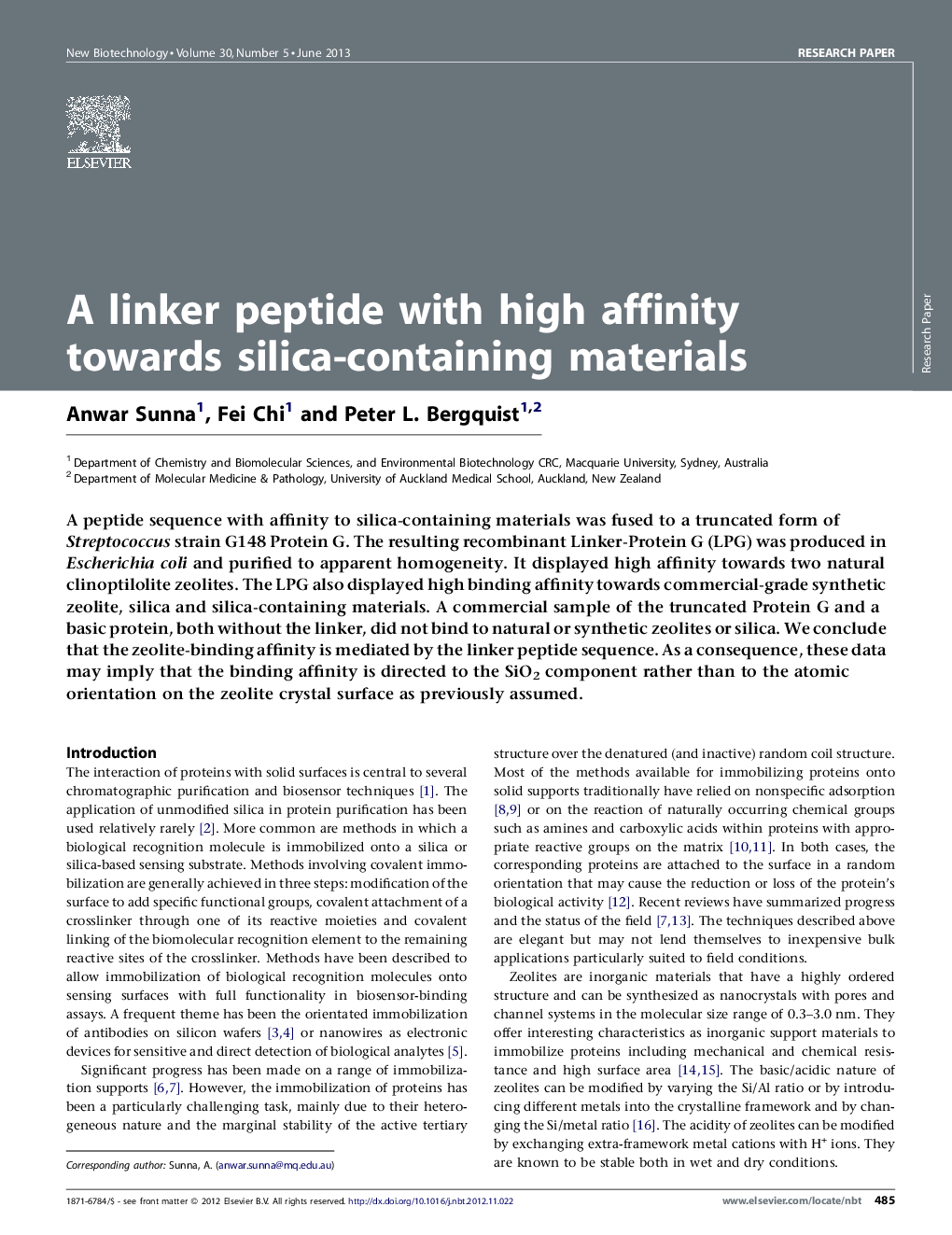 A linker peptide with high affinity towards silica-containing materials
