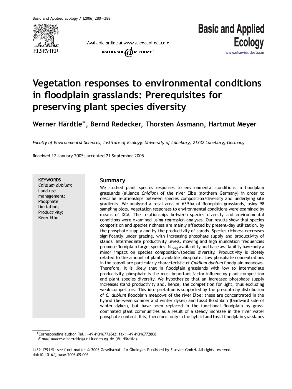 Vegetation responses to environmental conditions in floodplain grasslands: Prerequisites for preserving plant species diversity