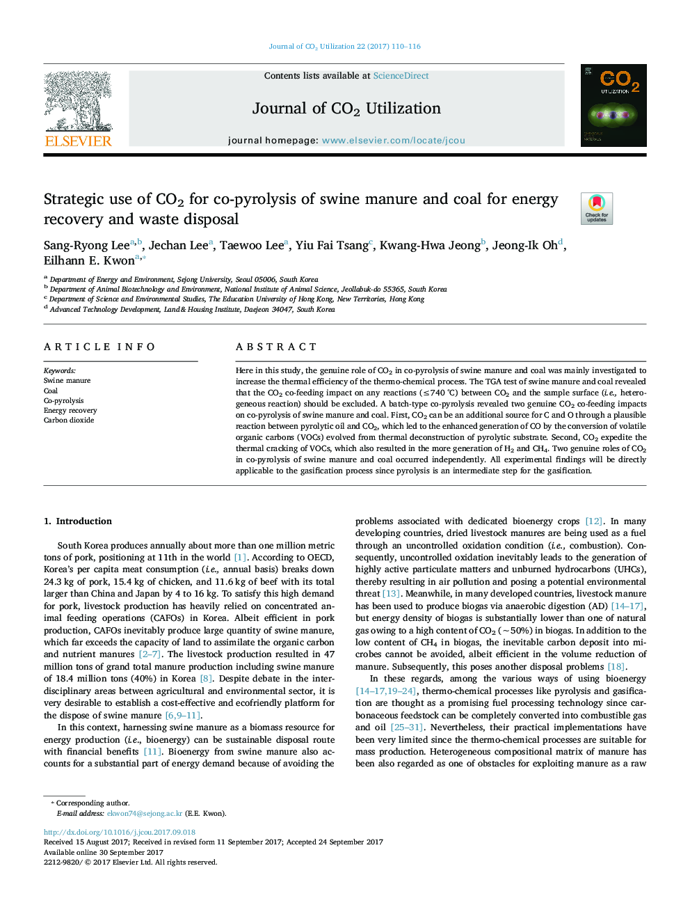 Strategic use of CO2 for co-pyrolysis of swine manure and coal for energy recovery and waste disposal