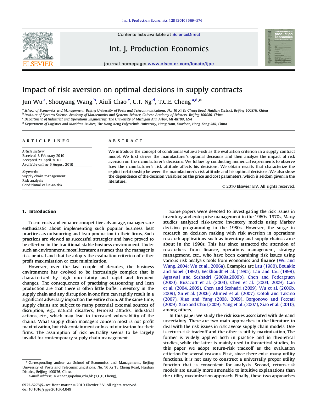 Impact of risk aversion on optimal decisions in supply contracts
