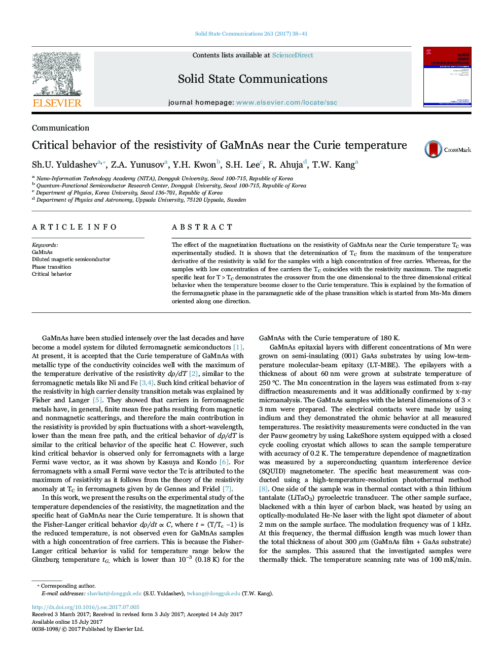 Critical behavior of the resistivity of GaMnAs near the Curie temperature