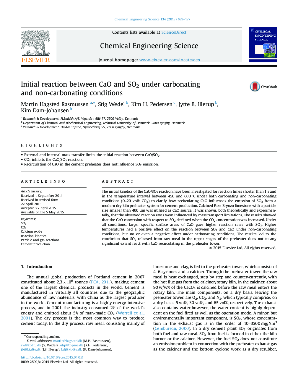 Initial reaction between CaO and SO2 under carbonating and non-carbonating conditions