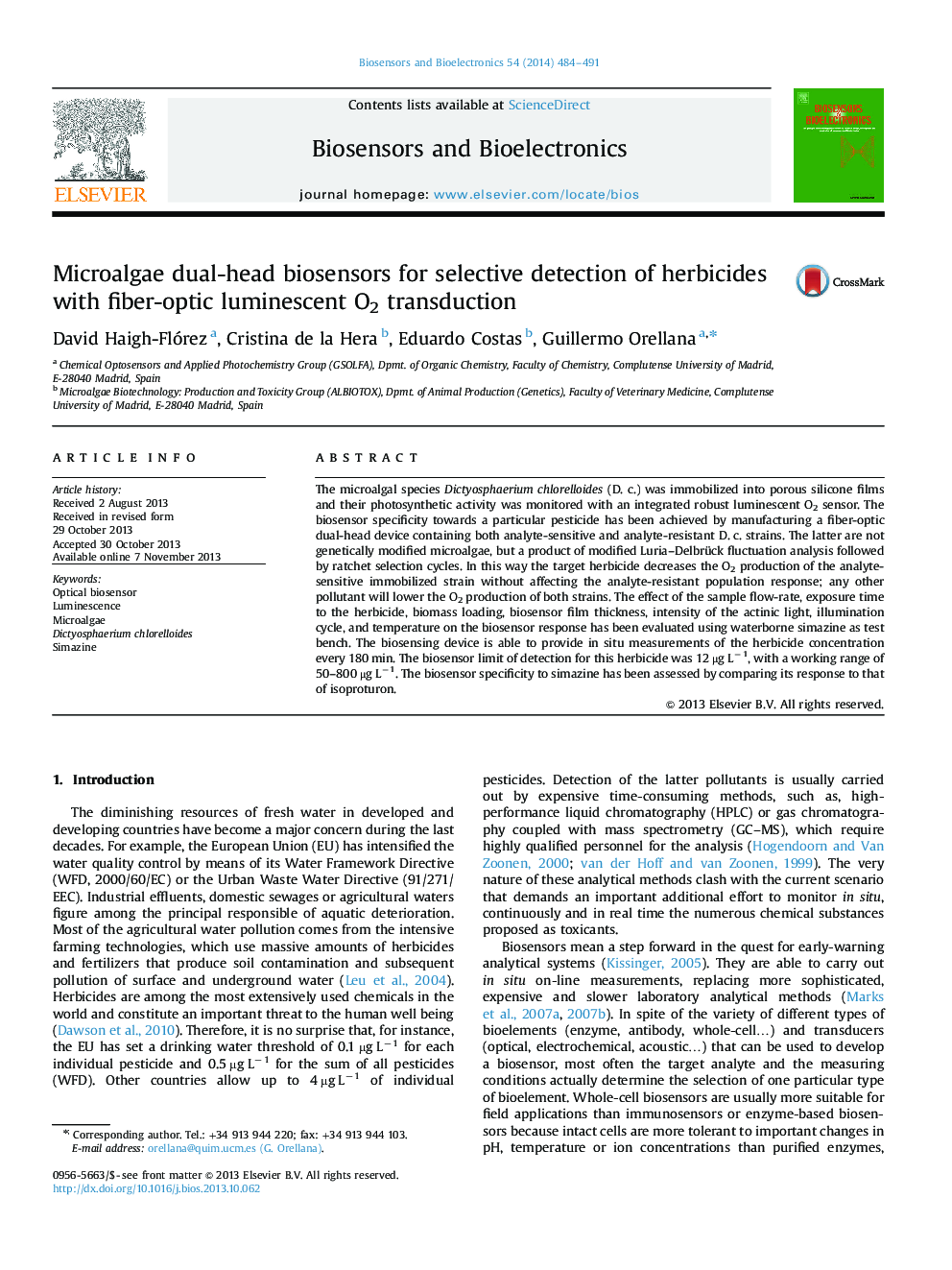 Microalgae dual-head biosensors for selective detection of herbicides with fiber-optic luminescent O2 transduction