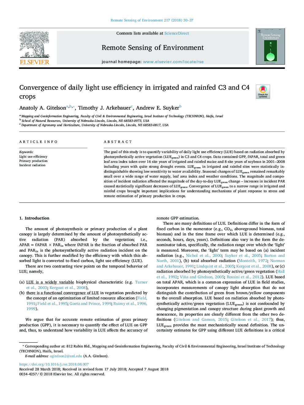 Convergence of daily light use efficiency in irrigated and rainfed C3 and C4 crops