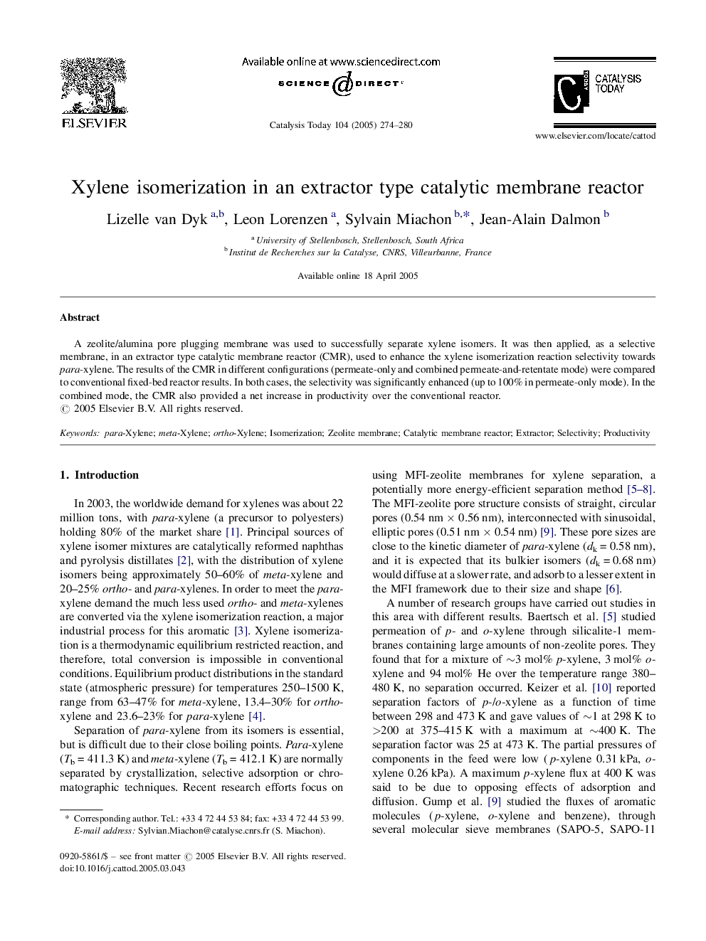 Xylene isomerization in an extractor type catalytic membrane reactor
