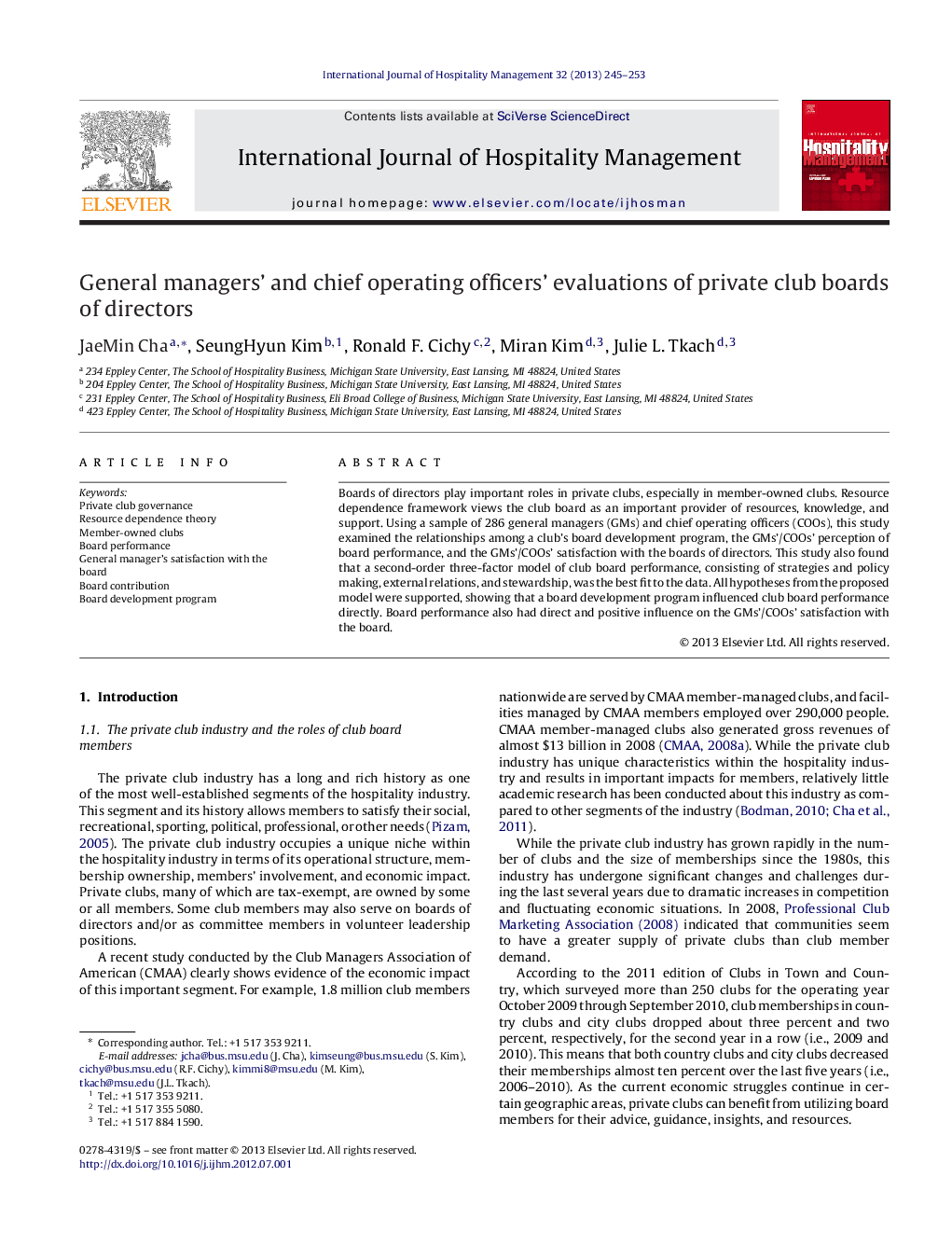 General managers’ and chief operating officers’ evaluations of private club boards of directors