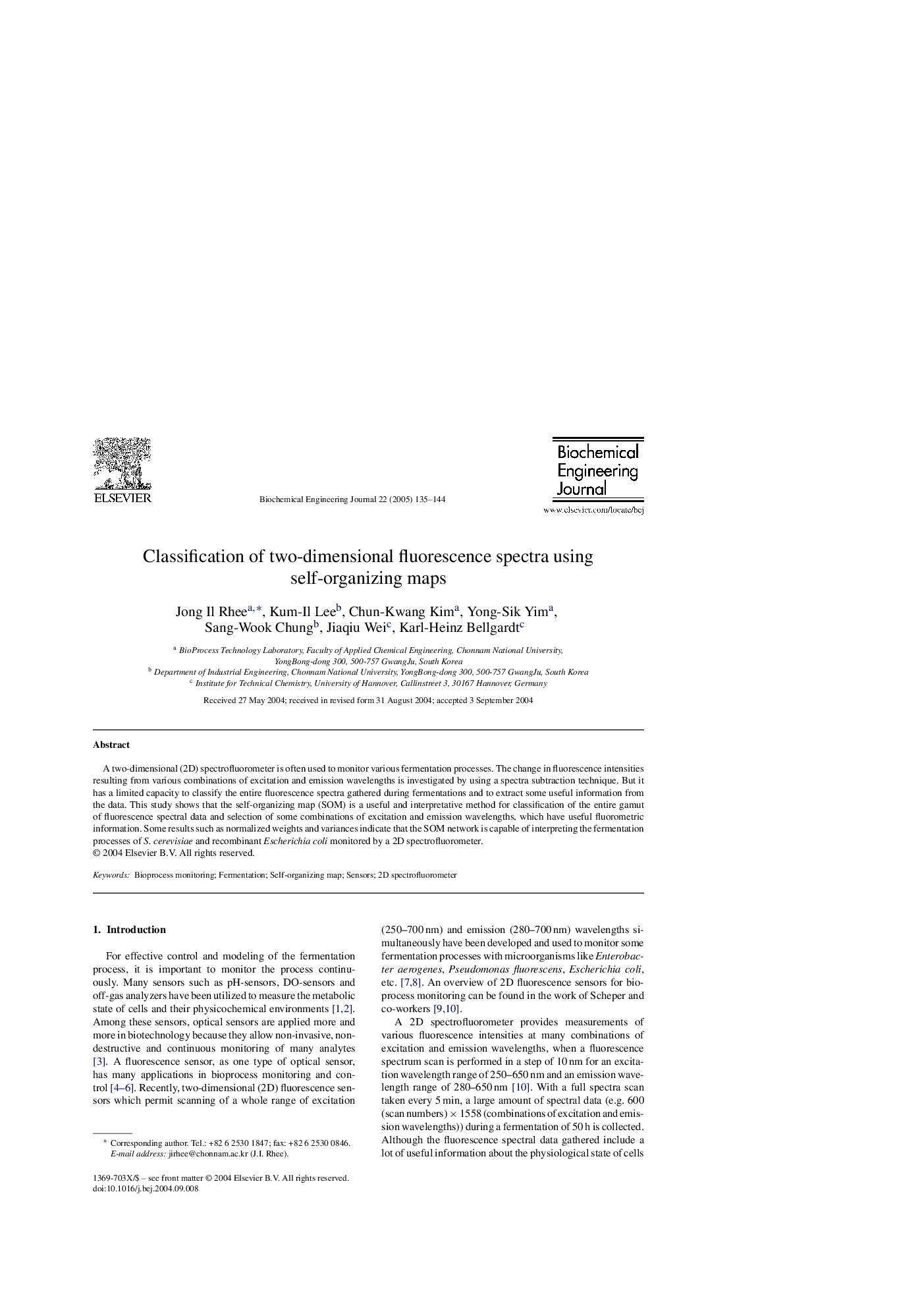 Classification of two-dimensional fluorescence spectra using self-organizing maps