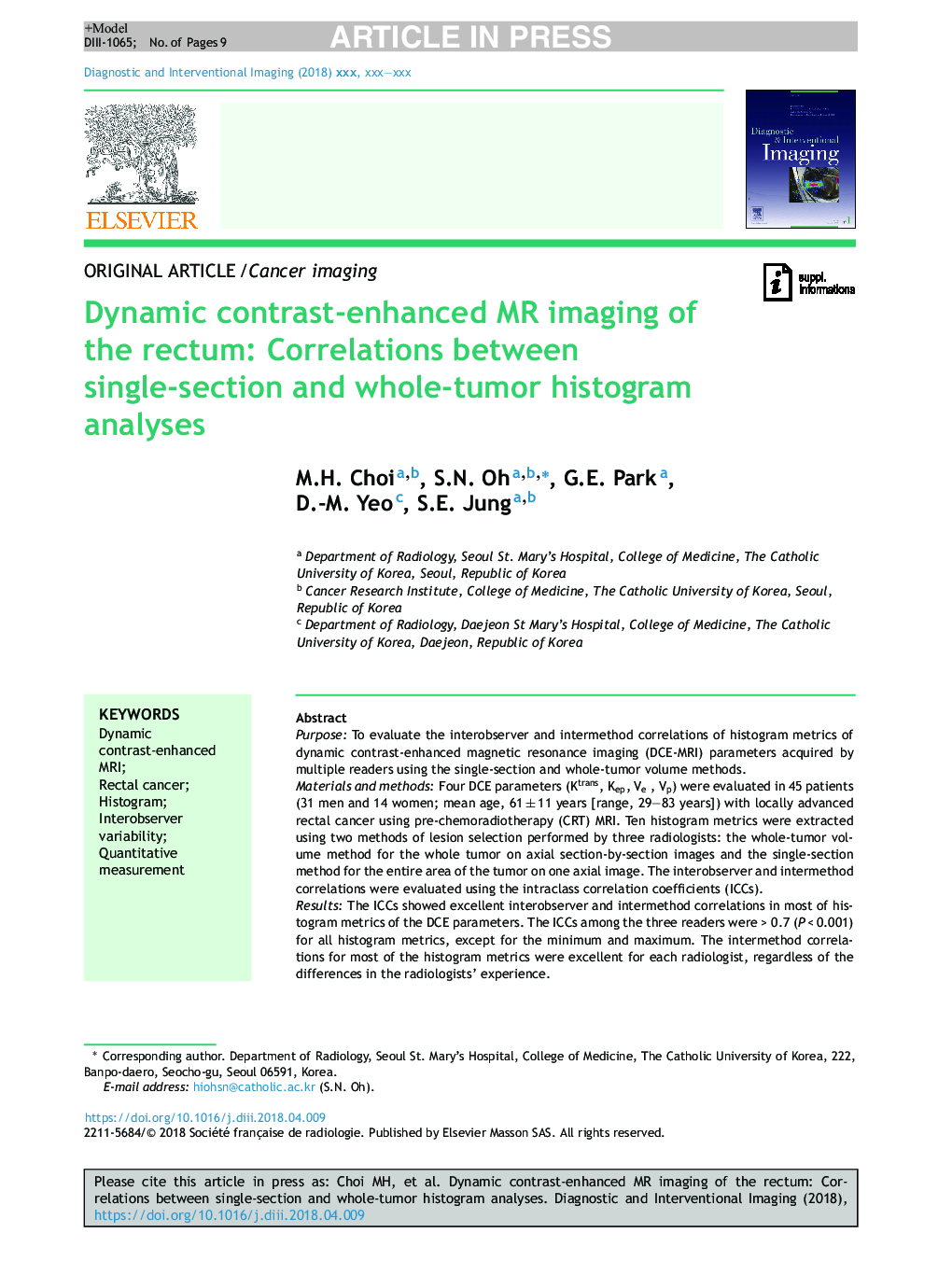 Dynamic contrast-enhanced MR imaging of the rectum: Correlations between single-section and whole-tumor histogram analyses