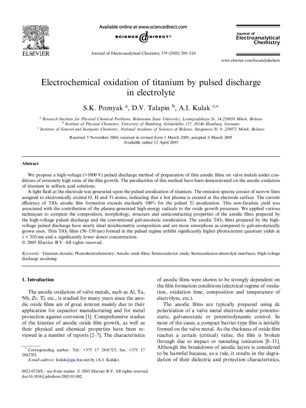Electrochemical oxidation of titanium by pulsed discharge in electrolyte