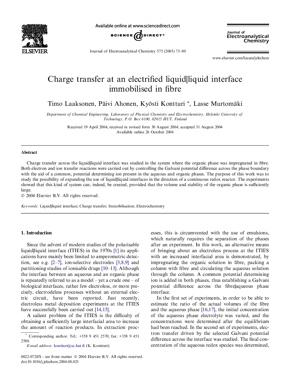 Charge transfer at an electrified liquid|liquid interface immobilised in fibre