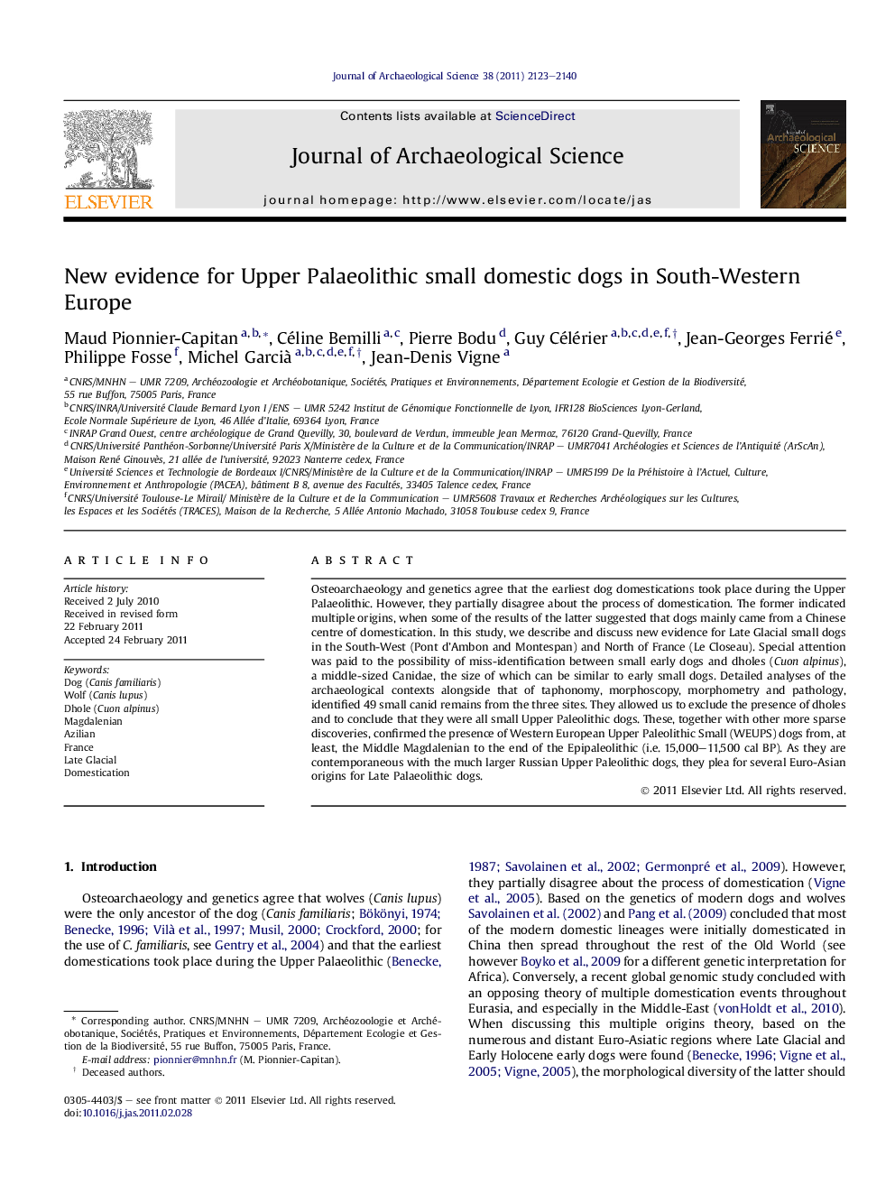 New evidence for Upper Palaeolithic small domestic dogs in South-Western Europe