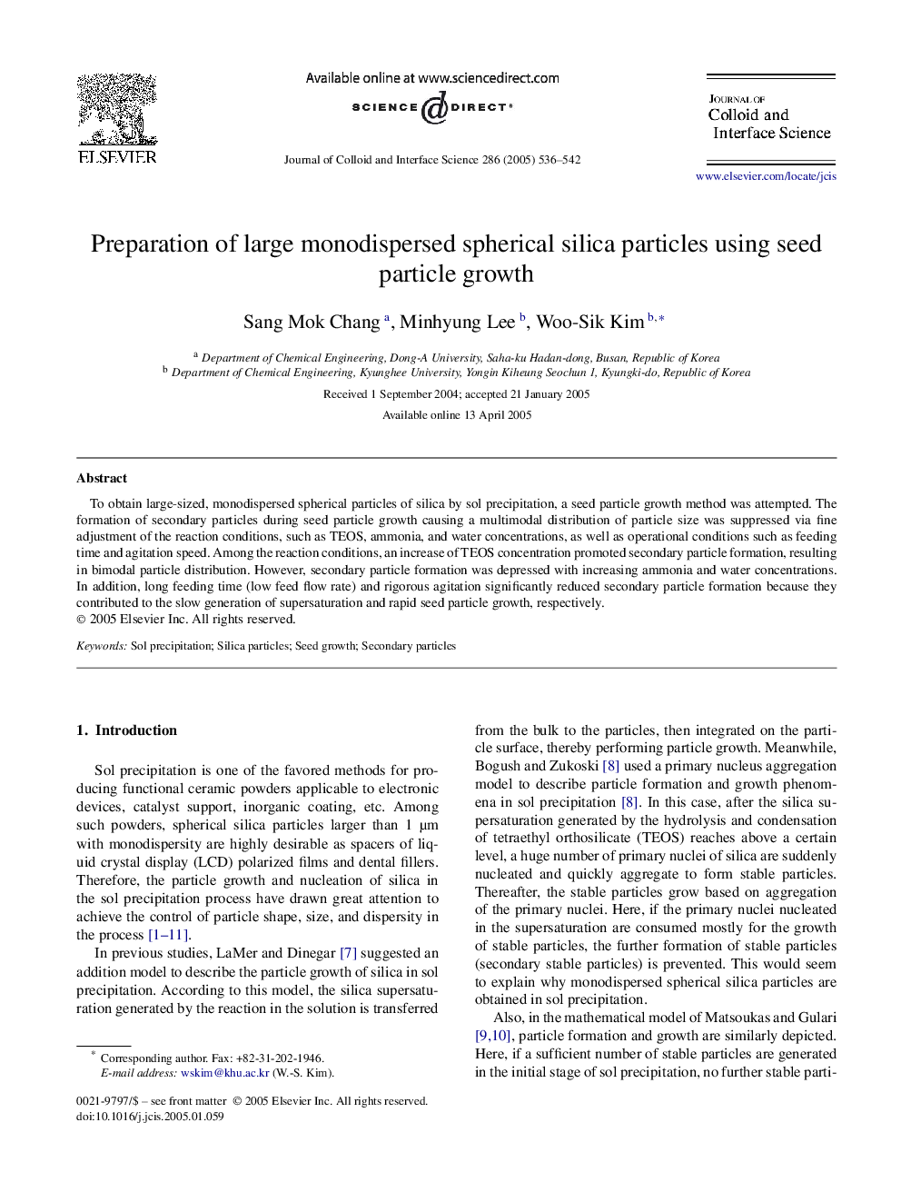 Preparation of large monodispersed spherical silica particles using seed particle growth