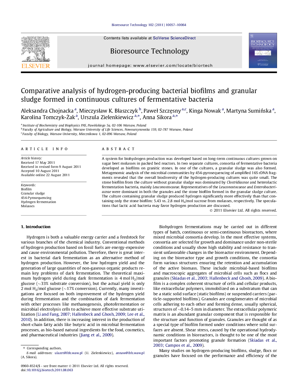 Comparative analysis of hydrogen-producing bacterial biofilms and granular sludge formed in continuous cultures of fermentative bacteria