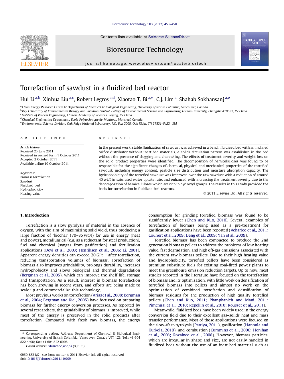 Torrefaction of sawdust in a fluidized bed reactor