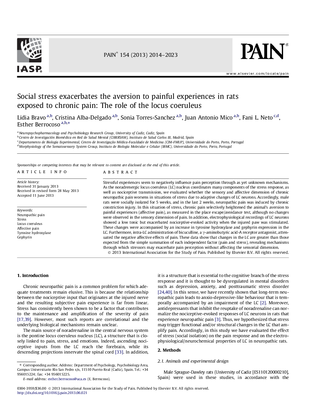 Social stress exacerbates the aversion to painful experiences in rats exposed to chronic pain: The role of the locus coeruleus