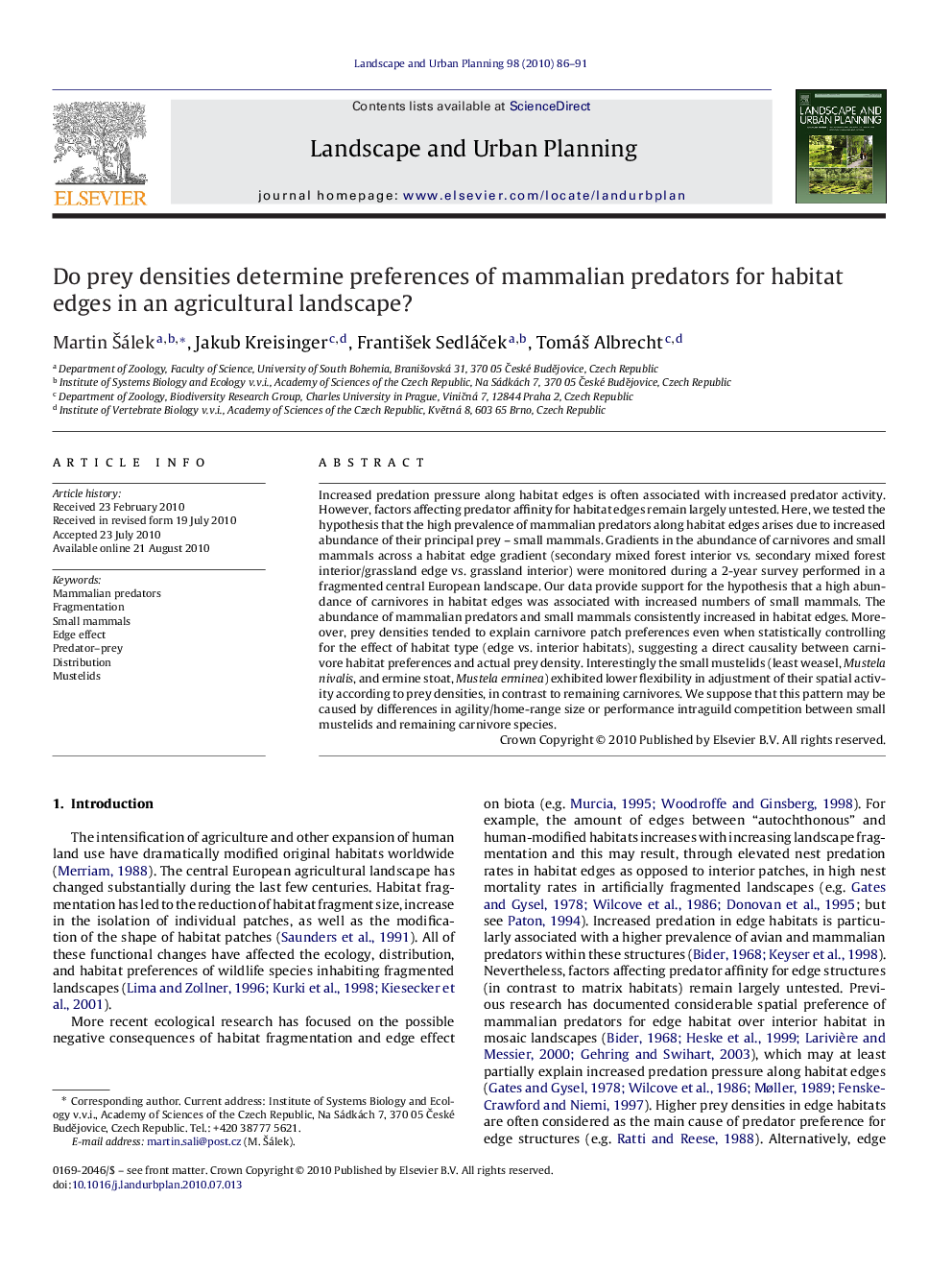 Do prey densities determine preferences of mammalian predators for habitat edges in an agricultural landscape?