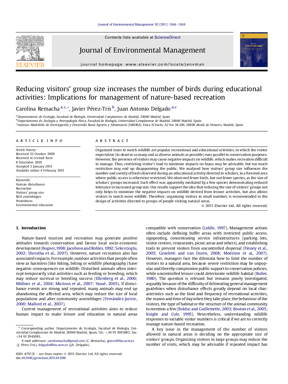 Reducing visitors' group size increases the number of birds during educational activities: Implications for management of nature-based recreation