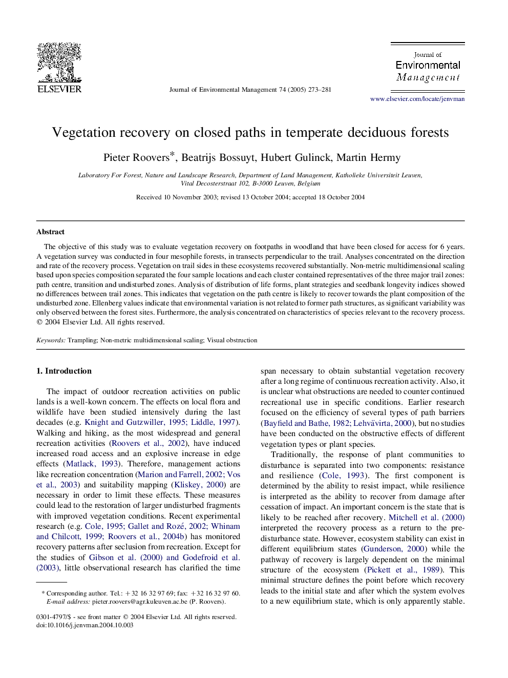 Vegetation recovery on closed paths in temperate deciduous forests