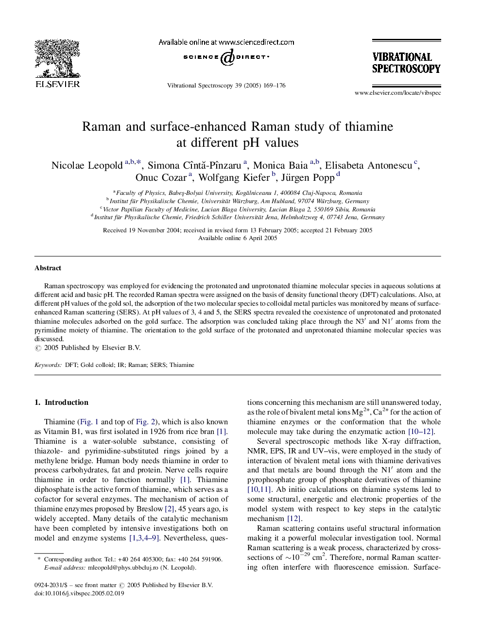 Raman and surface-enhanced Raman study of thiamine at different pH values