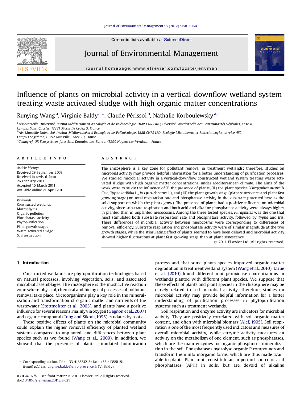 Influence of plants on microbial activity in a vertical-downflow wetland system treating waste activated sludge with high organic matter concentrations