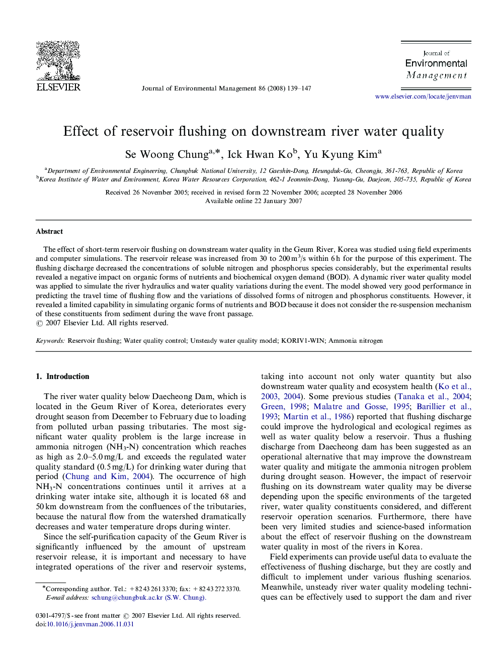 Effect of reservoir flushing on downstream river water quality