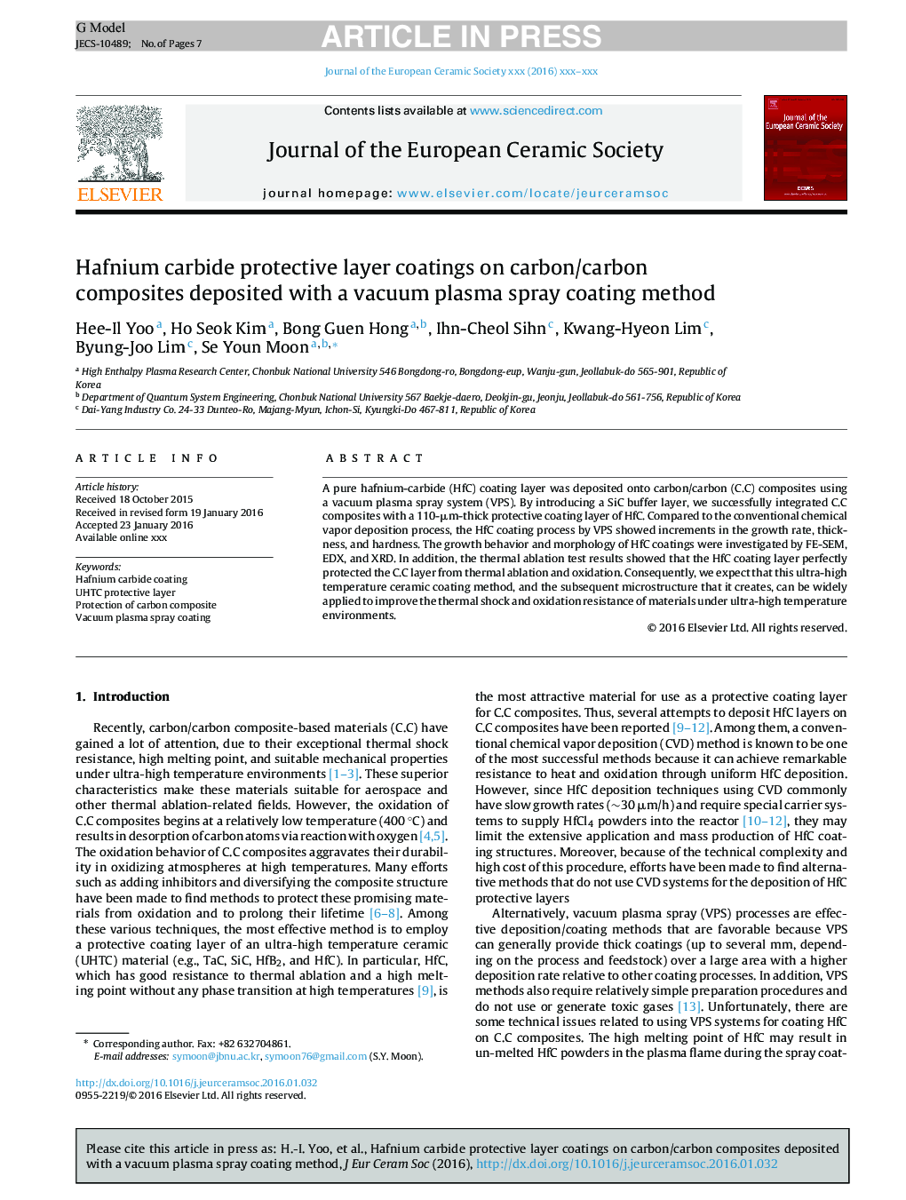 Hafnium carbide protective layer coatings on carbon/carbon composites deposited with a vacuum plasma spray coating method