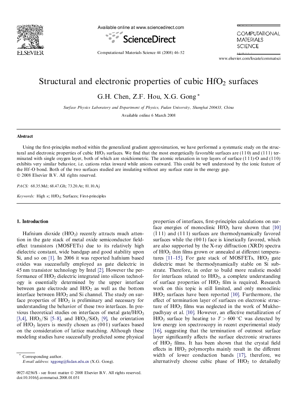 Structural and electronic properties of cubic HfO2 surfaces