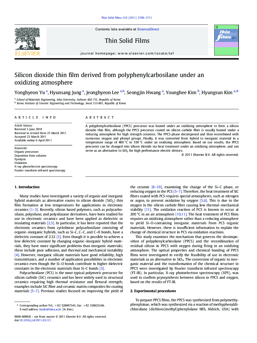 Silicon dioxide thin film derived from polyphenylcarbosilane under an oxidizing atmosphere