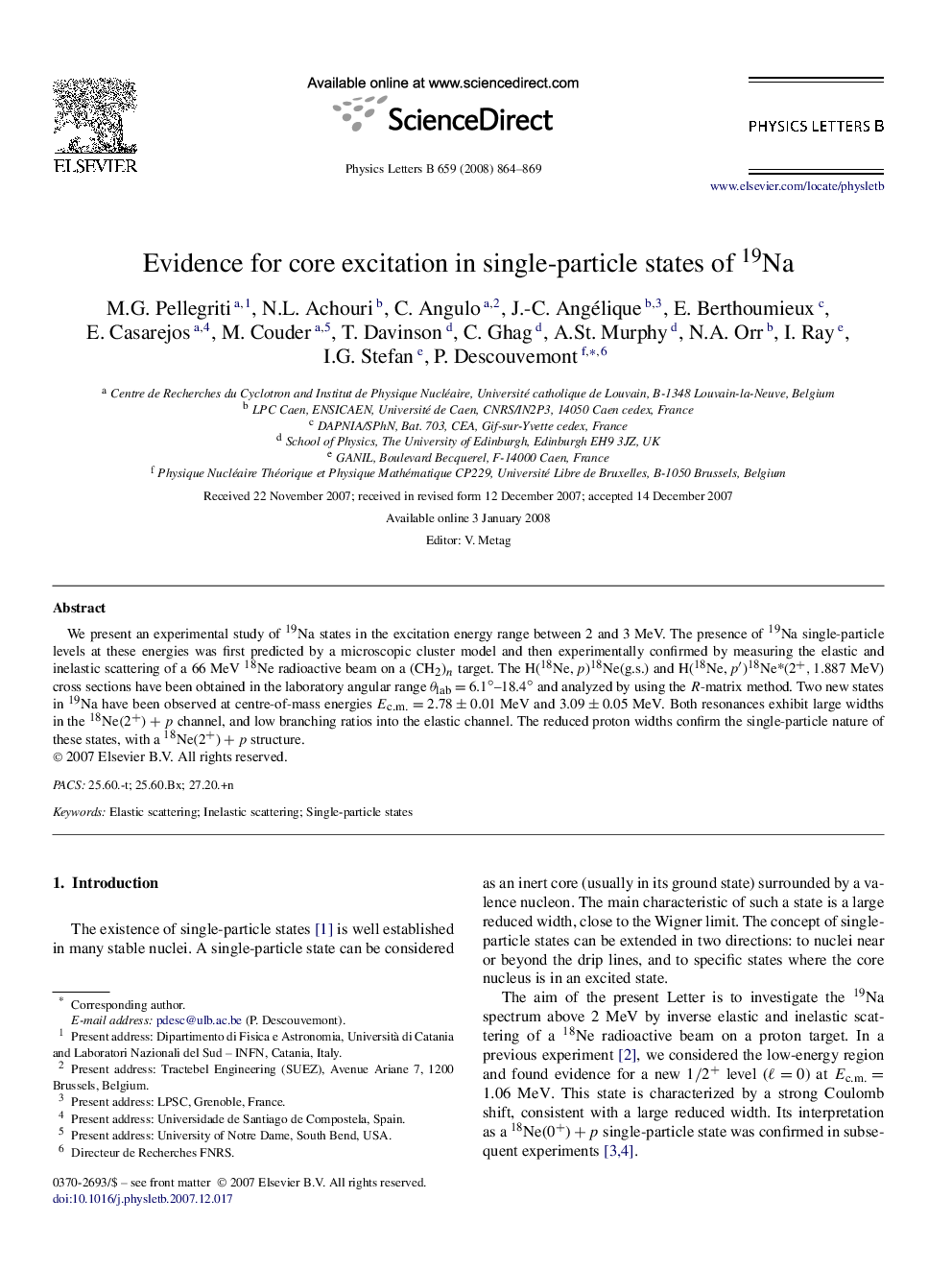 Evidence for core excitation in single-particle states of 19Na