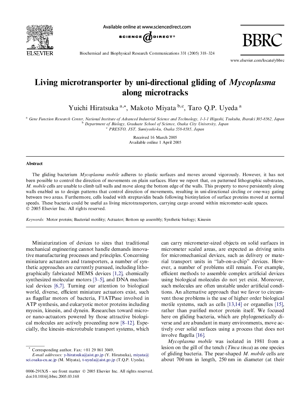 Living microtransporter by uni-directional gliding of Mycoplasma along microtracks