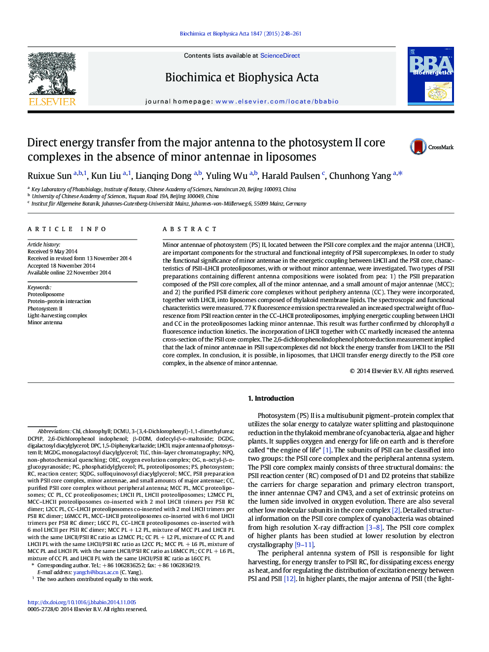 Direct energy transfer from the major antenna to the photosystem II core complexes in the absence of minor antennae in liposomes