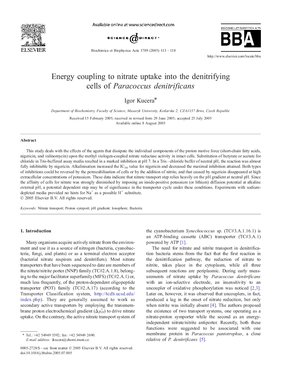 Energy coupling to nitrate uptake into the denitrifying cells of Paracoccus denitrificans