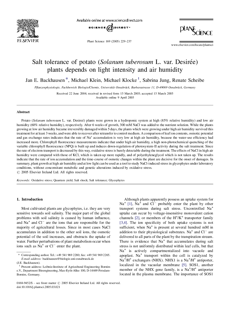 Salt tolerance of potato (Solanum tuberosum L. var. Desirée) plants depends on light intensity and air humidity