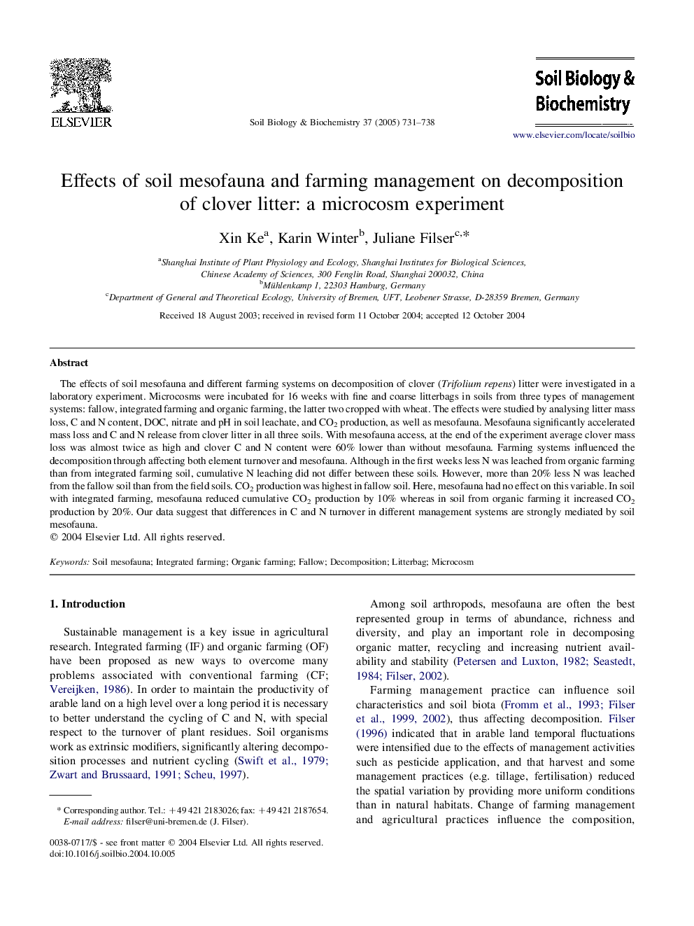 Effects of soil mesofauna and farming management on decomposition of clover litter: a microcosm experiment