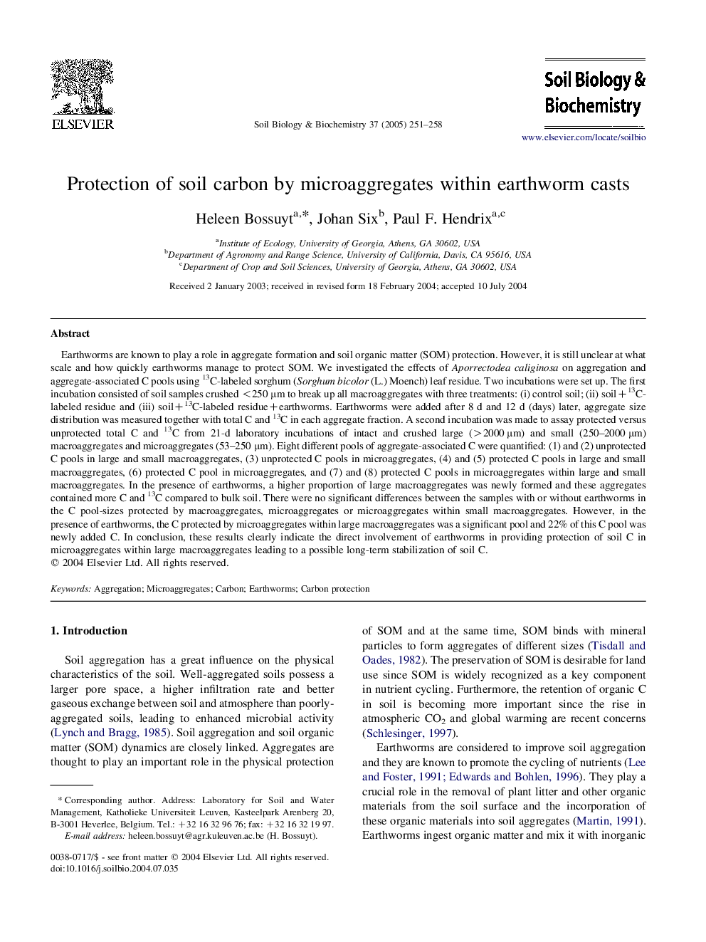 Protection of soil carbon by microaggregates within earthworm casts