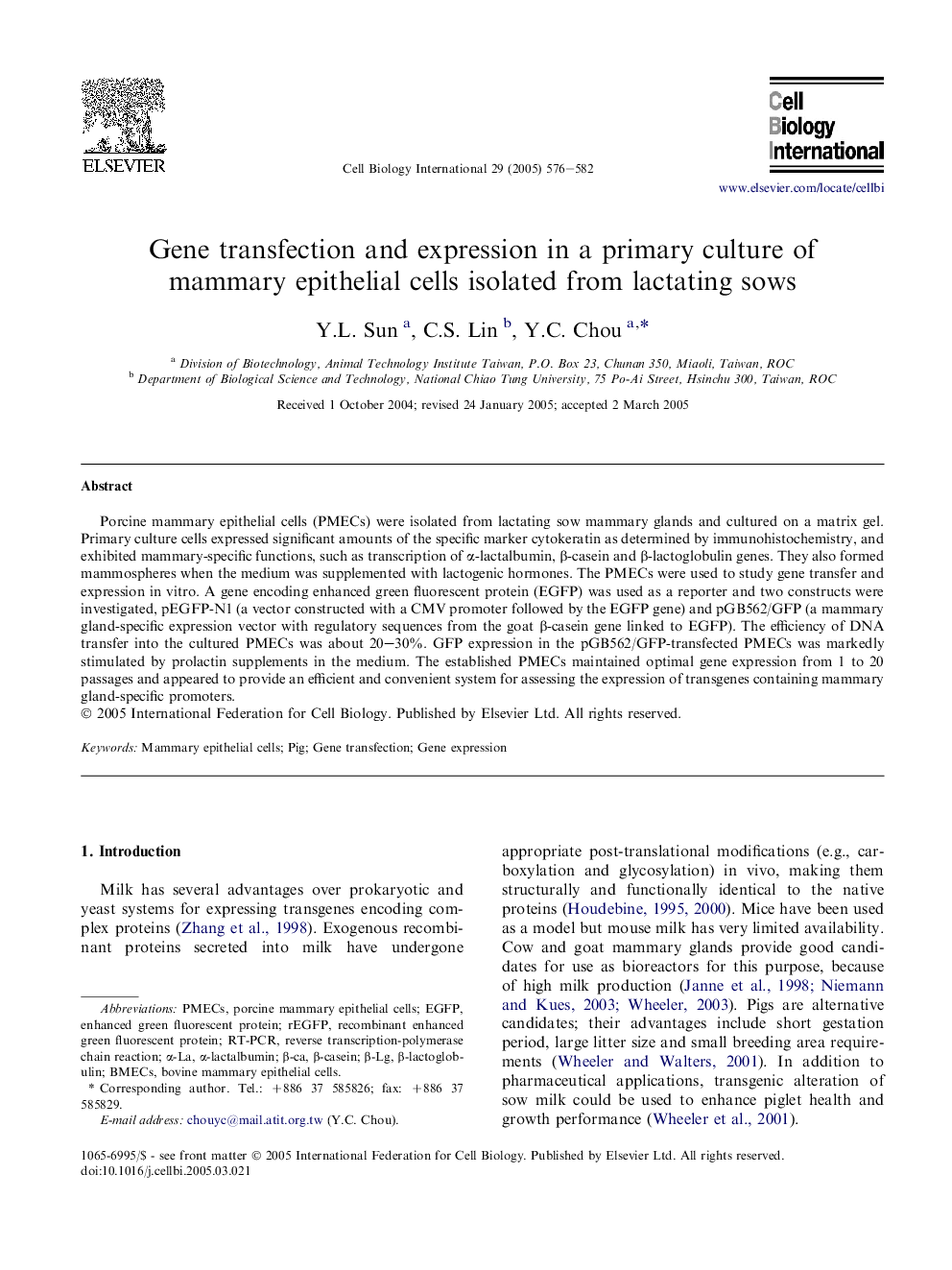 Gene transfection and expression in a primary culture of mammary epithelial cells isolated from lactating sows