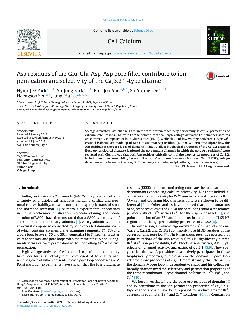 Asp residues of the Glu-Glu-Asp-Asp pore filter contribute to ion permeation and selectivity of the Cav3.2 T-type channel