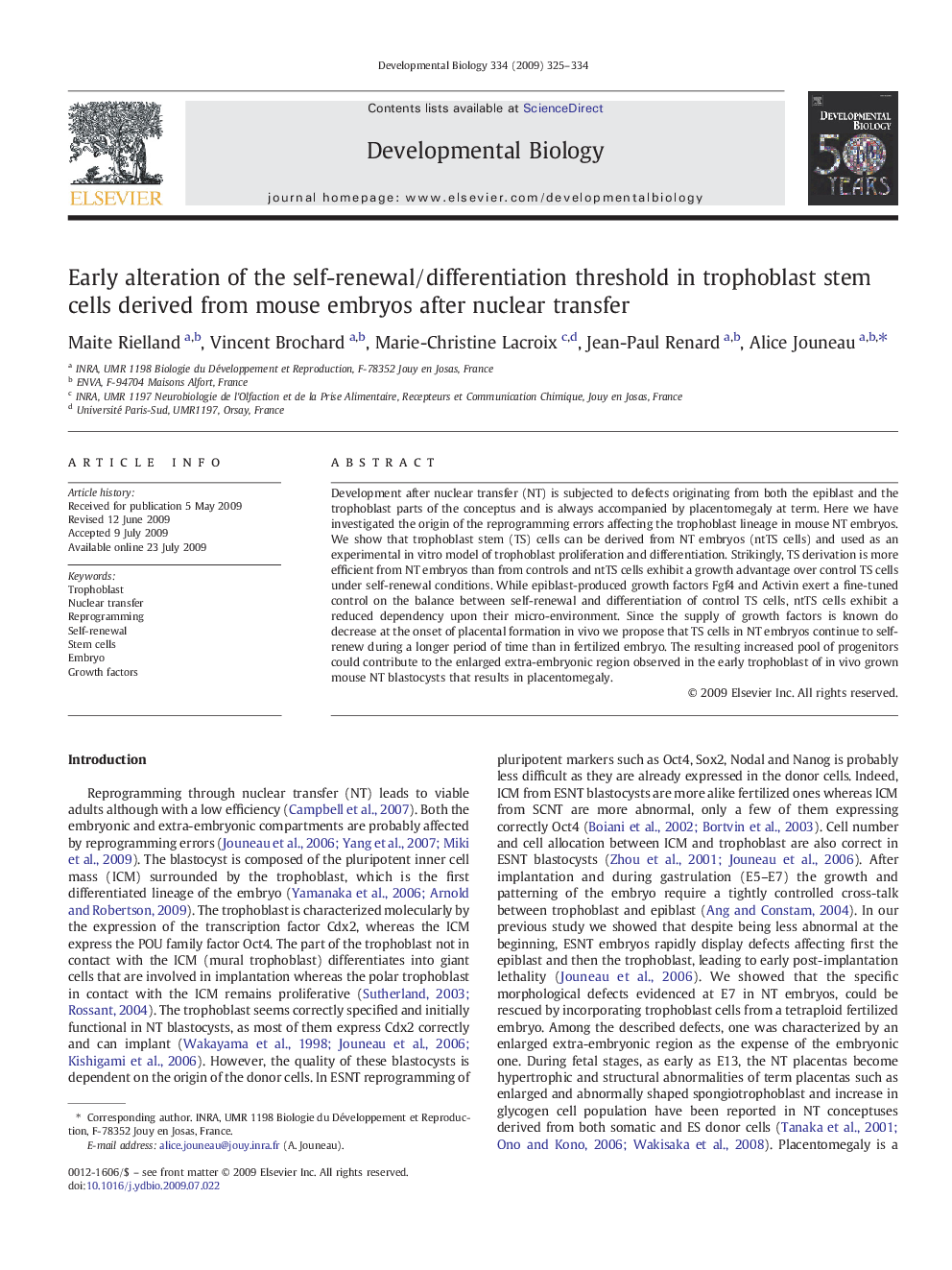 Early alteration of the self-renewal/differentiation threshold in trophoblast stem cells derived from mouse embryos after nuclear transfer