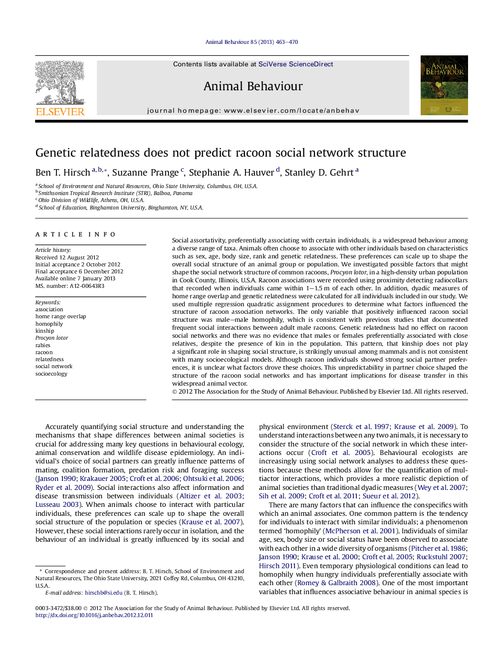 Genetic relatedness does not predict racoon social network structure