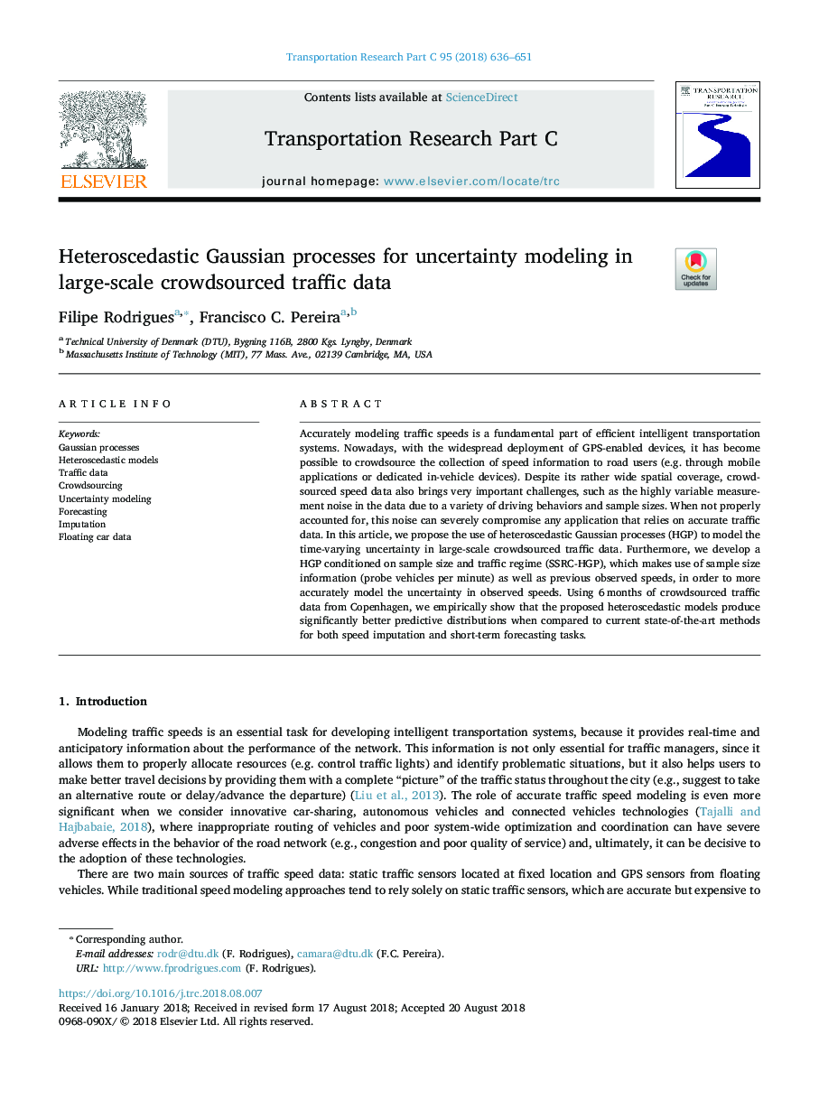 Heteroscedastic Gaussian processes for uncertainty modeling in large-scale crowdsourced traffic data