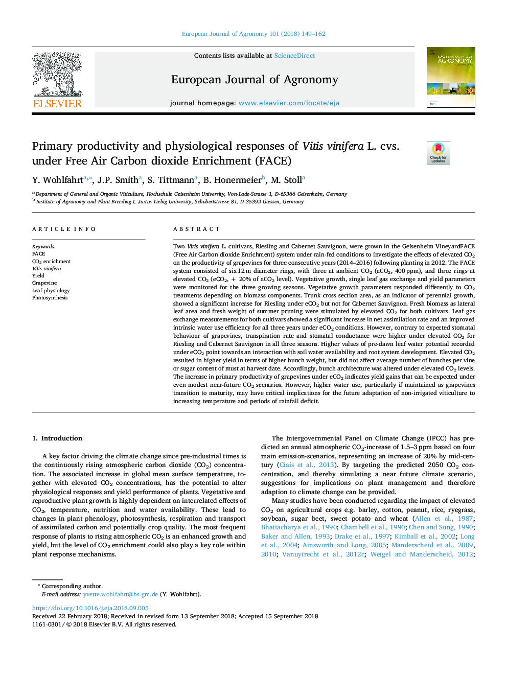 Primary productivity and physiological responses of Vitis vinifera L. cvs. under Free Air Carbon dioxide Enrichment (FACE)