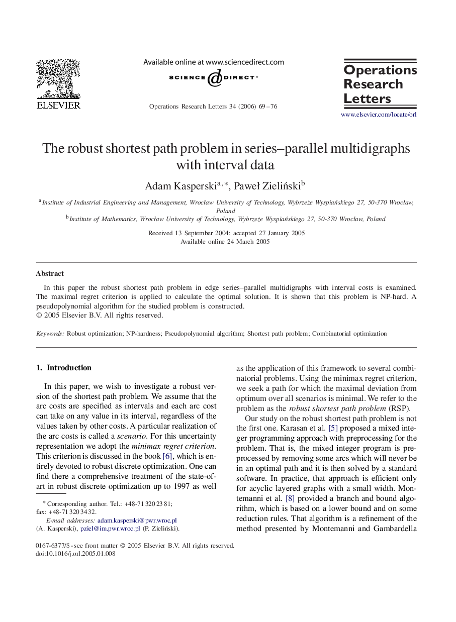 The robust shortest path problem in series–parallel multidigraphs with interval data