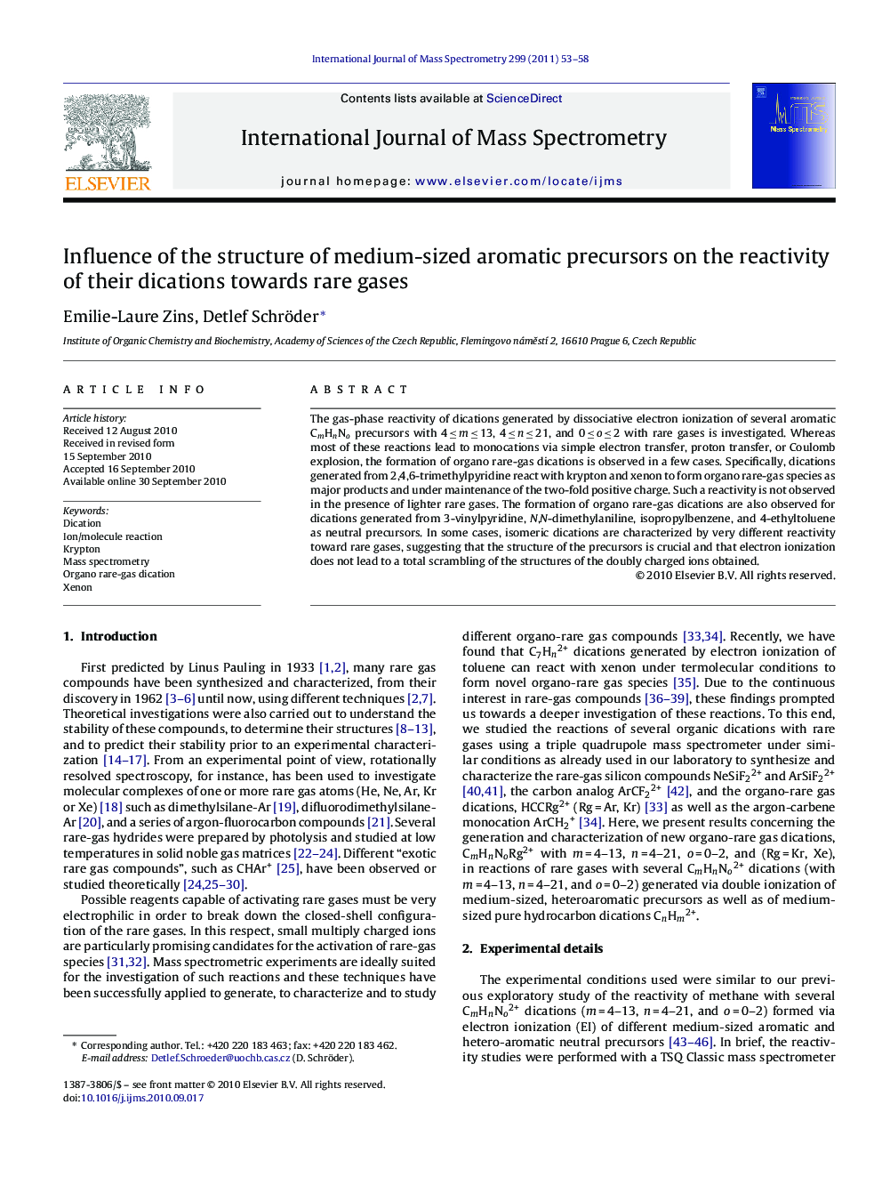 Influence of the structure of medium-sized aromatic precursors on the reactivity of their dications towards rare gases