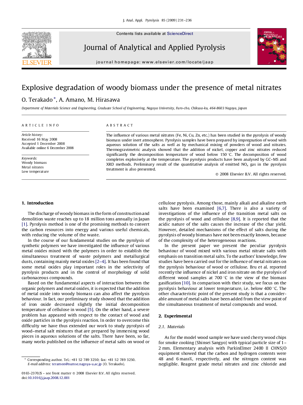 Explosive degradation of woody biomass under the presence of metal nitrates