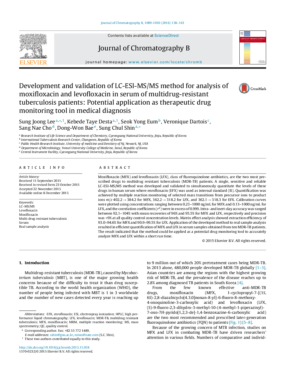 Development and validation of LC-ESI-MS/MS method for analysis of moxifloxacin and levofloxacin in serum of multidrug-resistant tuberculosis patients: Potential application as therapeutic drug monitoring tool in medical diagnosis