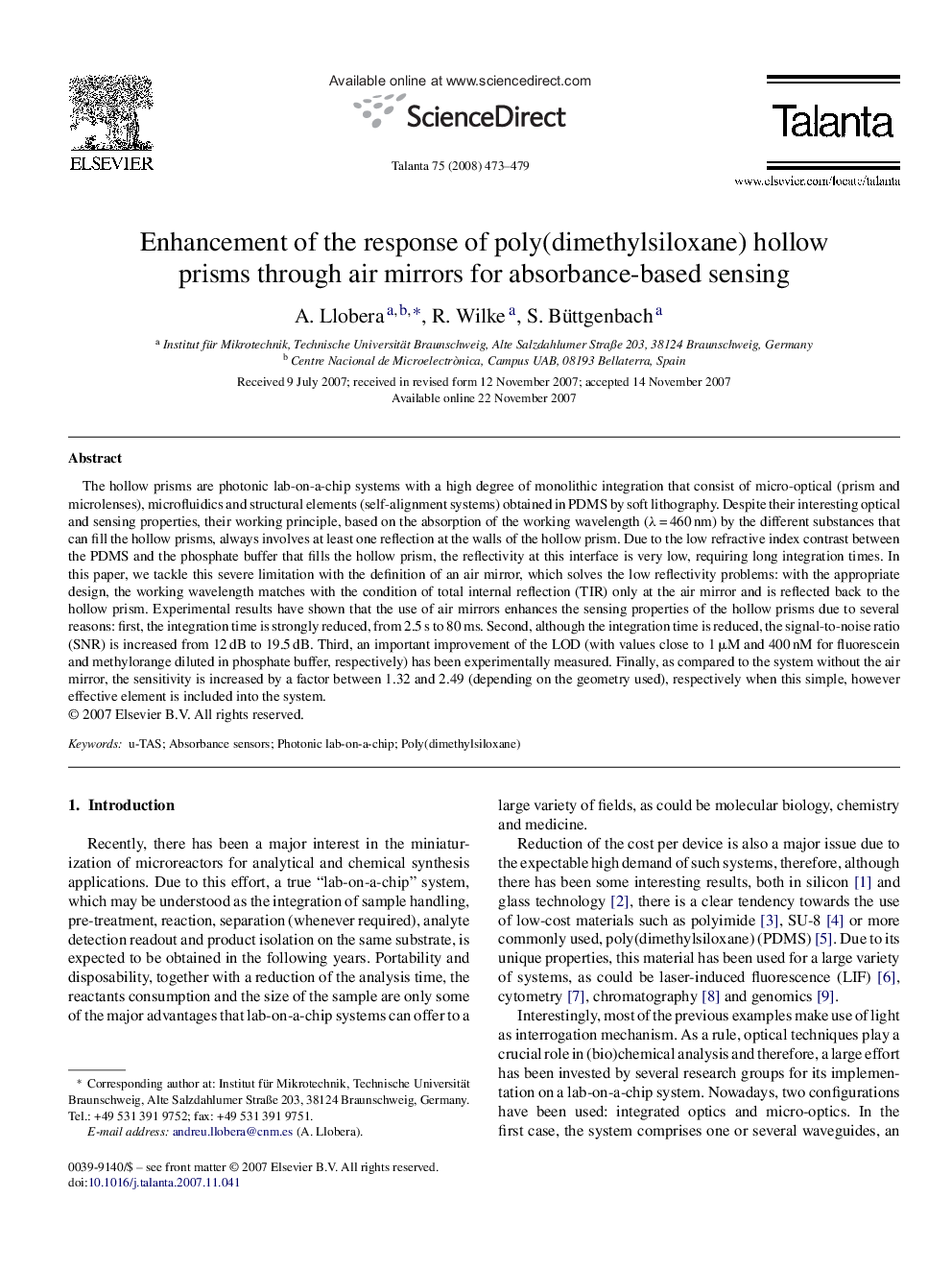 Enhancement of the response of poly(dimethylsiloxane) hollow prisms through air mirrors for absorbance-based sensing