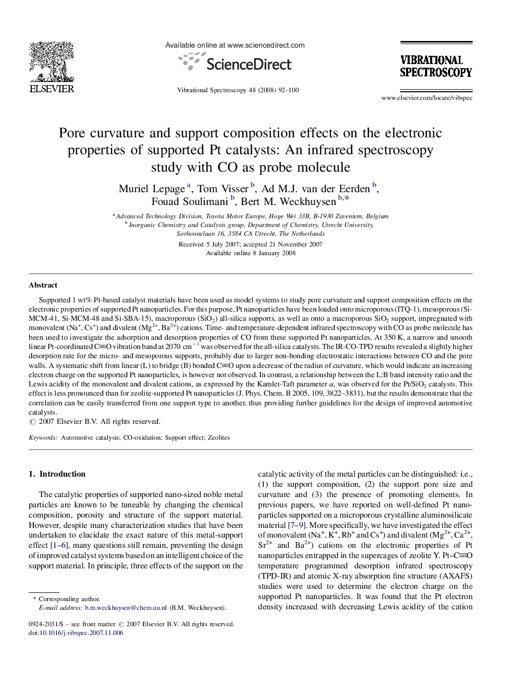 Pore curvature and support composition effects on the electronic properties of supported Pt catalysts: An infrared spectroscopy study with CO as probe molecule